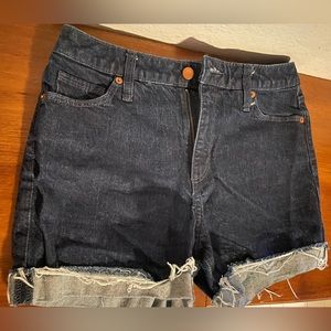Women’s size 6 Universal Thread denim cutoff shorts